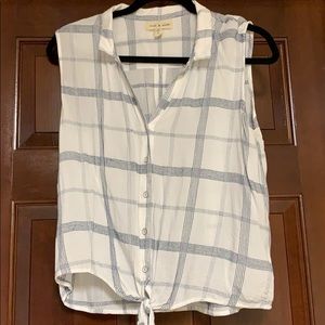 Cloth and stone tie front top